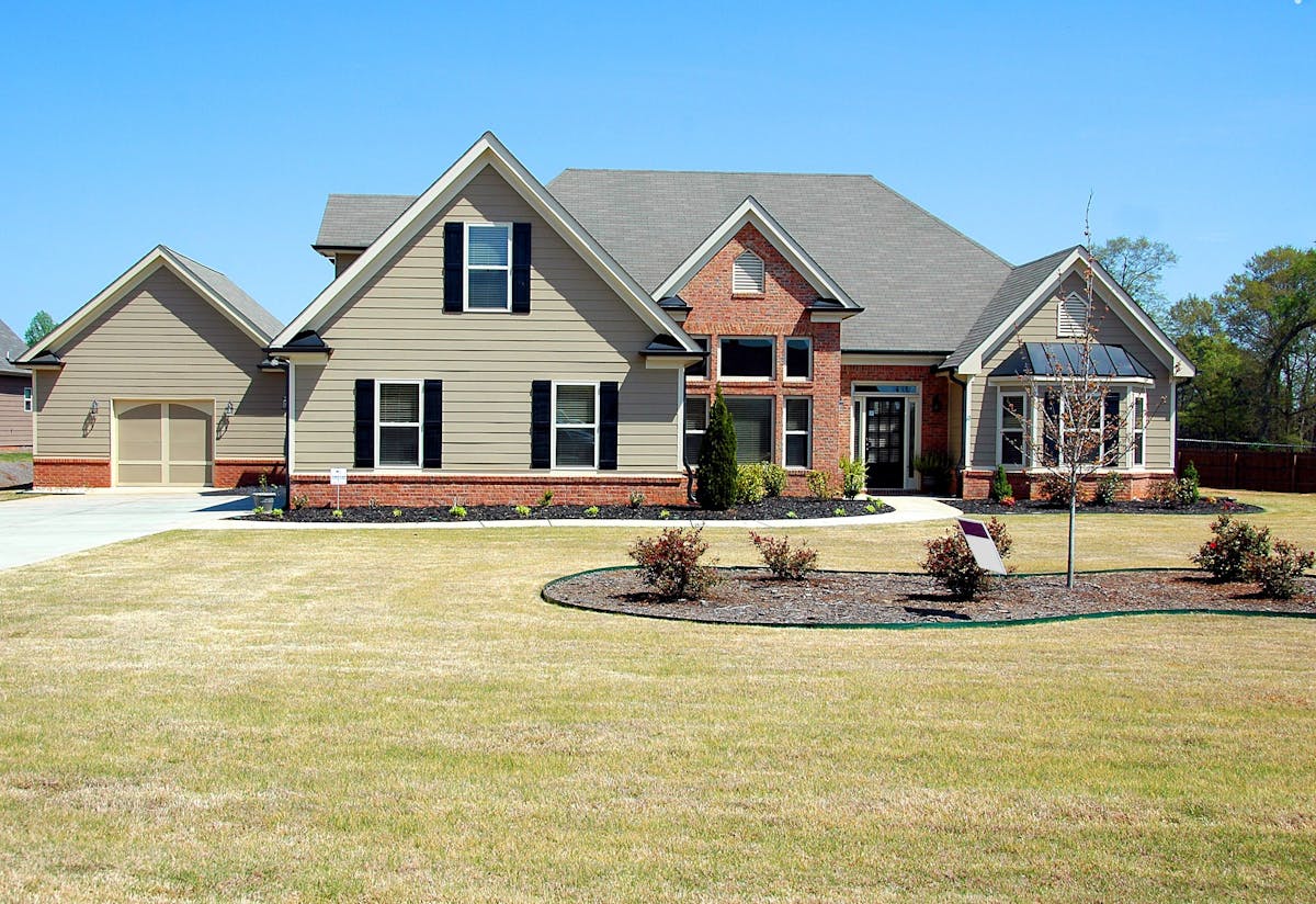 Home with a well-kept roofline and eavestrough